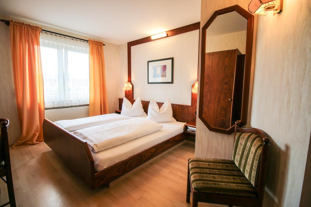 Hotel-Restaurant Lowen Süßen Cameră foto